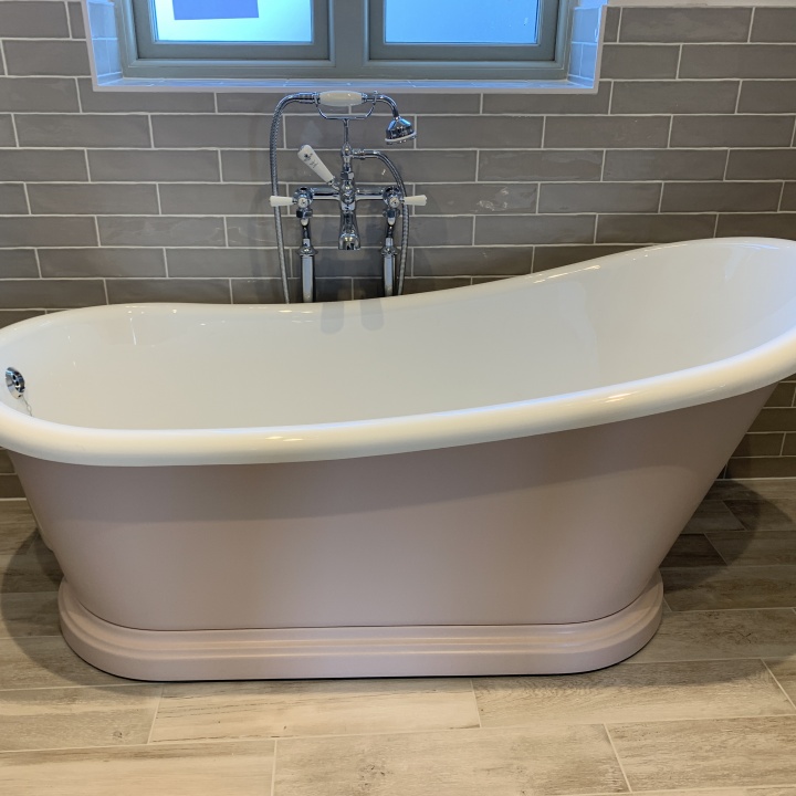 Main Bathroom: Painted slipper bath